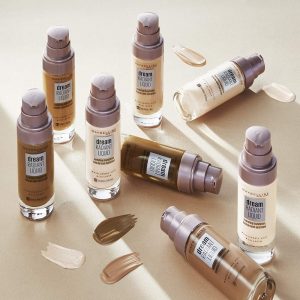 Maybelline Foundation, Dream Radiant Liquid Hydrating Foundation mit Hyaluronsäure und Kollagen - Leichte, mittlere Abdeckung Bis zu 12 Stunden Flüssigkeitszufuhr - 04 Leichtes Porzellan 16