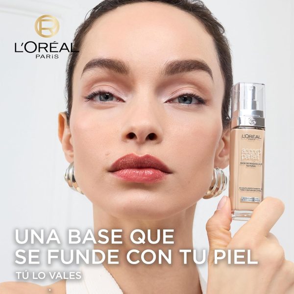 L'Oréal Paris - Flüssige Foundation – Feuchtigkeit 24 Stunden – Formel mit Hyaluronsäure – alle Hauttypen – Farbton: Goldbeige (3.D) – Perfect Match – 30 ml 2