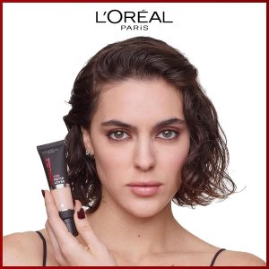 L'Oréal Paris Make up, Wasserfest und langanhaltend, Mattierende, flüssige Foundation mit hoher Deckkraft, Formel mit 4% Niacinamiden, Infaillible 32H Matte Cover, Nr. 230 Warm, 1 x 30 ml 15