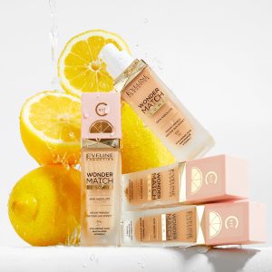 Eveline Cosmetics Wonder Match Illuminierende Foundation mit Vitamin C & Hyaluronsäure - Feuchtigkeitsspendende, glättende und Anti-Aging Formel mit SPF 20 - Vegan, in 4 Nuancen erhältlich 20